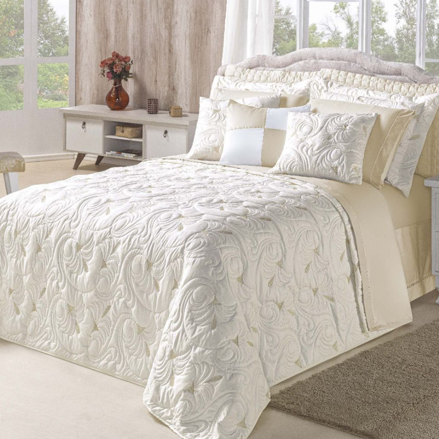 Cobre leito king: elegância e conforto para sua cama